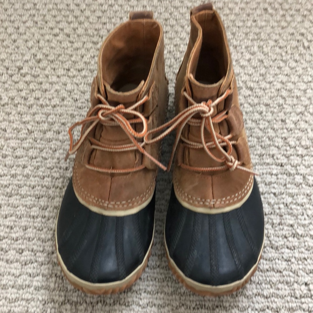 Sorel out and about boots sz 8